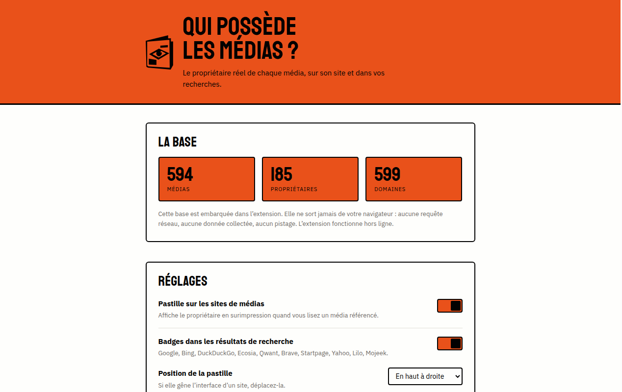 Panneau de réglages de l’extension : la base annoncée à 594 médias, 185 propriétaires et 599 domaines, puis des interrupteurs pour la pastille sur les sites, les badges dans les résultats de recherche et la position de la pastille.
